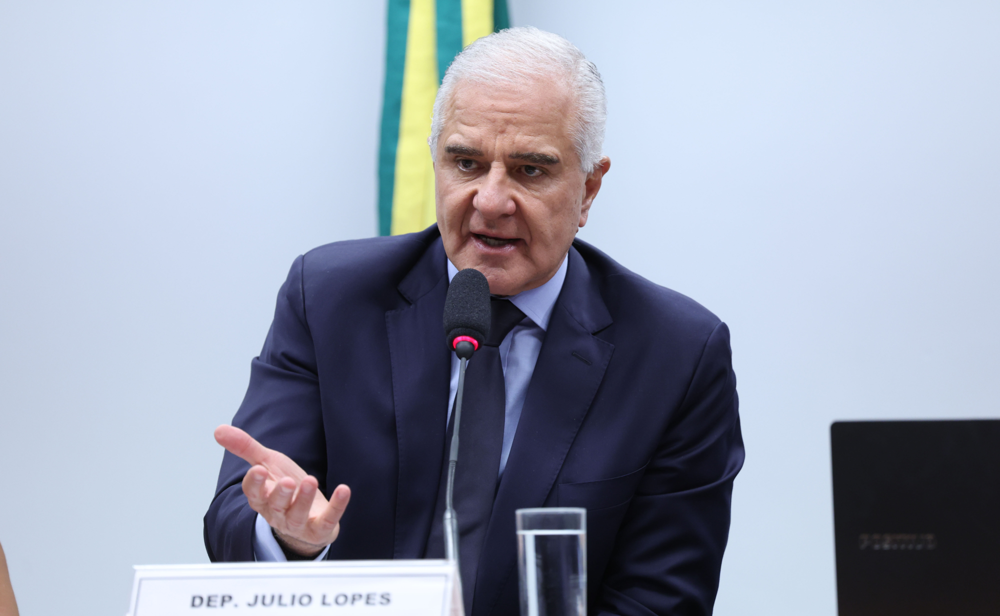 Deputado propõe usar R$ 1 bi de acordo no TCU para digitalizar bombas de combustível