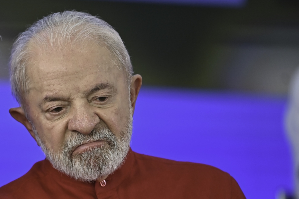 Lula lidera primeiro turno, mas empata com Flávio Bolsonaro no segundo, aponta Palver