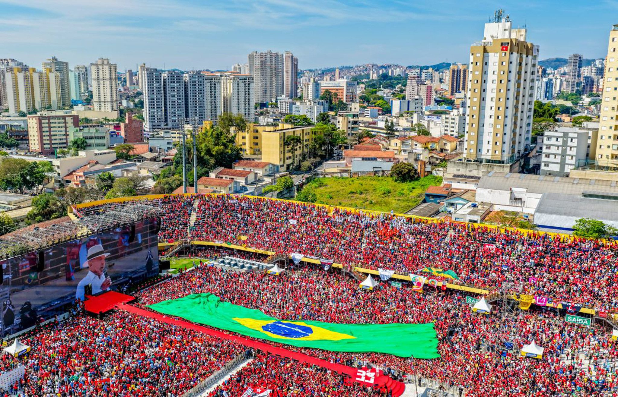 Ato de campanha no ABC enaltece história de Lula, mas aponta pouco para o futuro