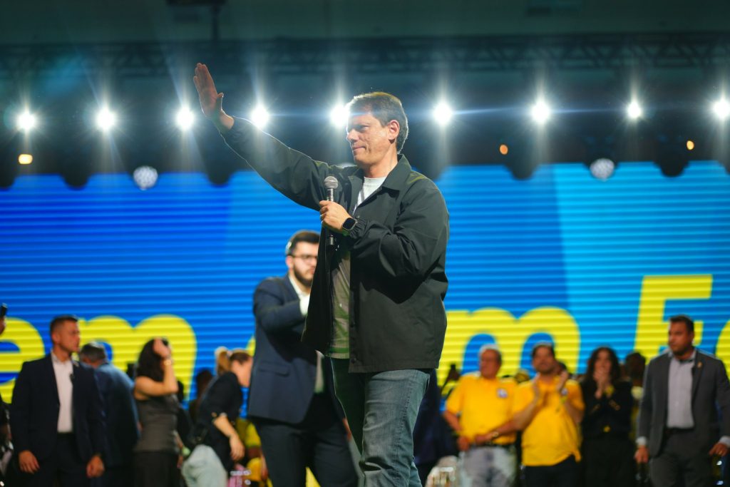 Convenção tenta evitar voto ‘TarciLula’ ou ‘Lularcísio’ para ajudar Flávio Bolsonaro em SP - QTU Questões do Universo