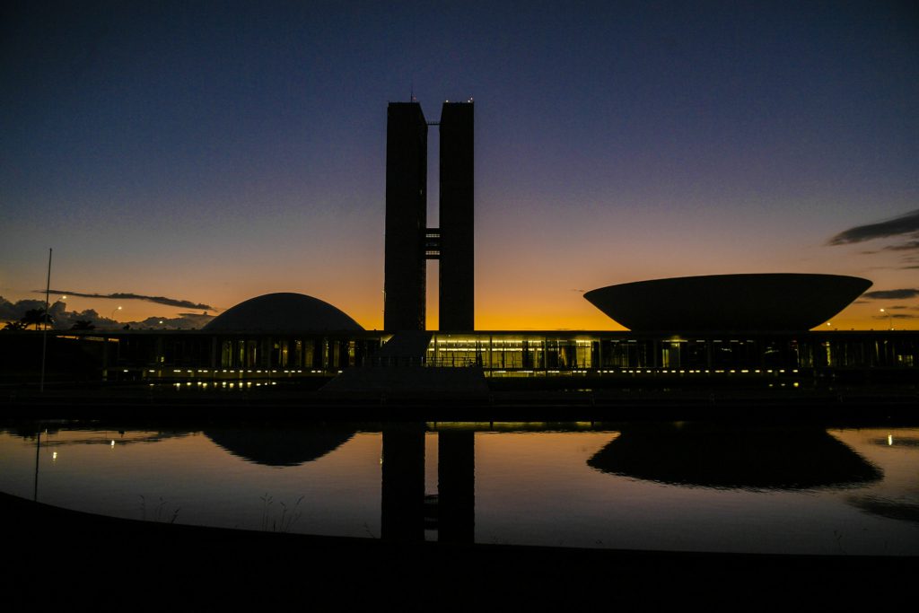 legislativo; eleições; mulheres; instituições;