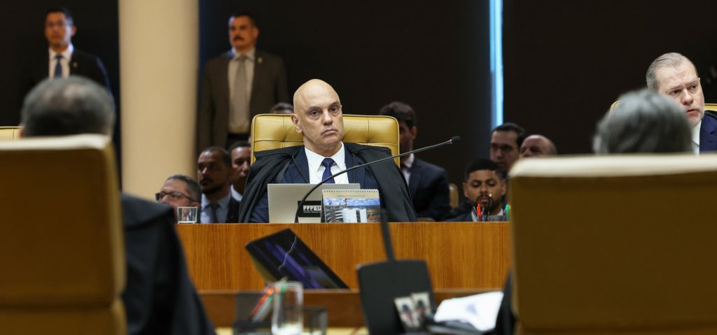 Moraes se declara impedido ação sobre registro de entrada de sua esposa no Senado