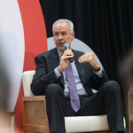 ‘Só a economia resolve a crise climática’, diz Corrêa do Lago no JOTA Global