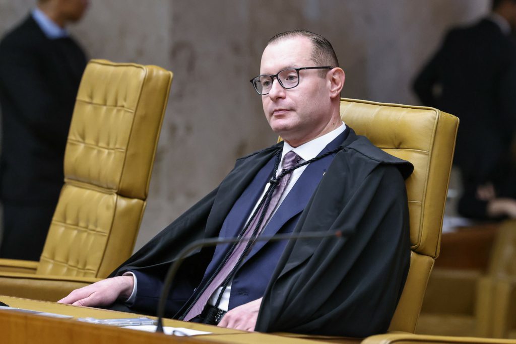Zanin solicita a Fachin acesso a íntegra das conversas de iPhone de Vorcaro