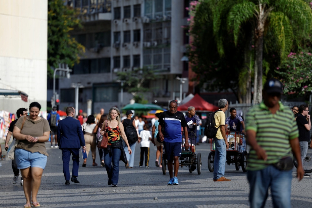 Caged: criação de emprego formal no Brasil surpreende com 165,8 mil novas vagas em agosto