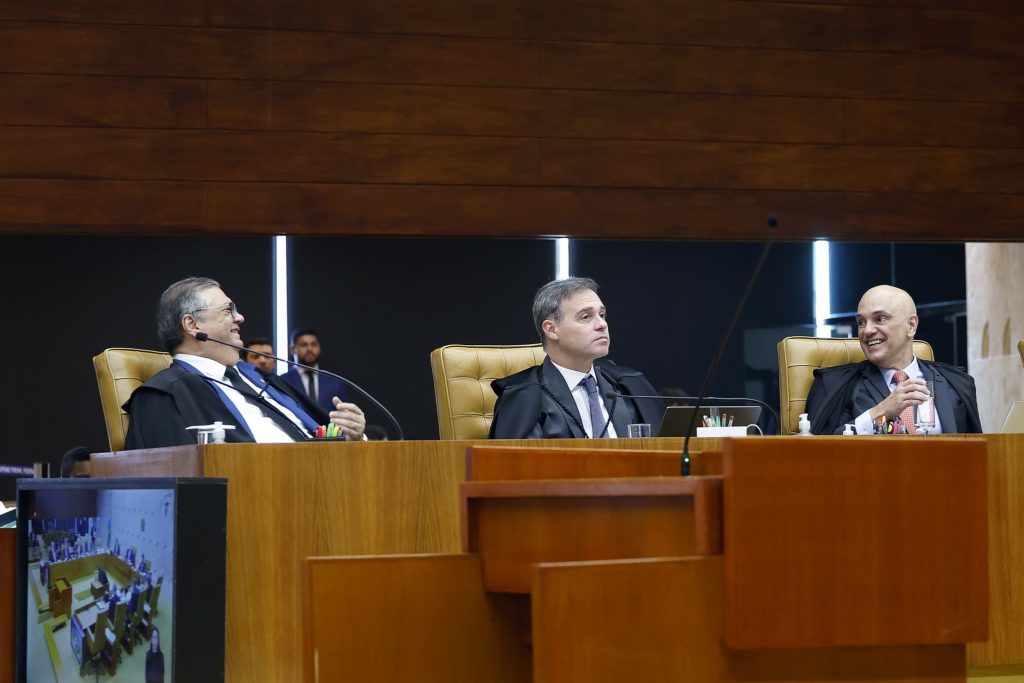 Dino determina reintegração de Andrei Rodrigues no cargo de diretor-geral da PF