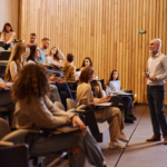 IA ganha espaço em cursos de Direito e Negócios de universidades dos EUA