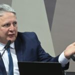 TSE mantém votos de Garotinho na apuração do 1º turno no Rio de Janeiro (RJ)