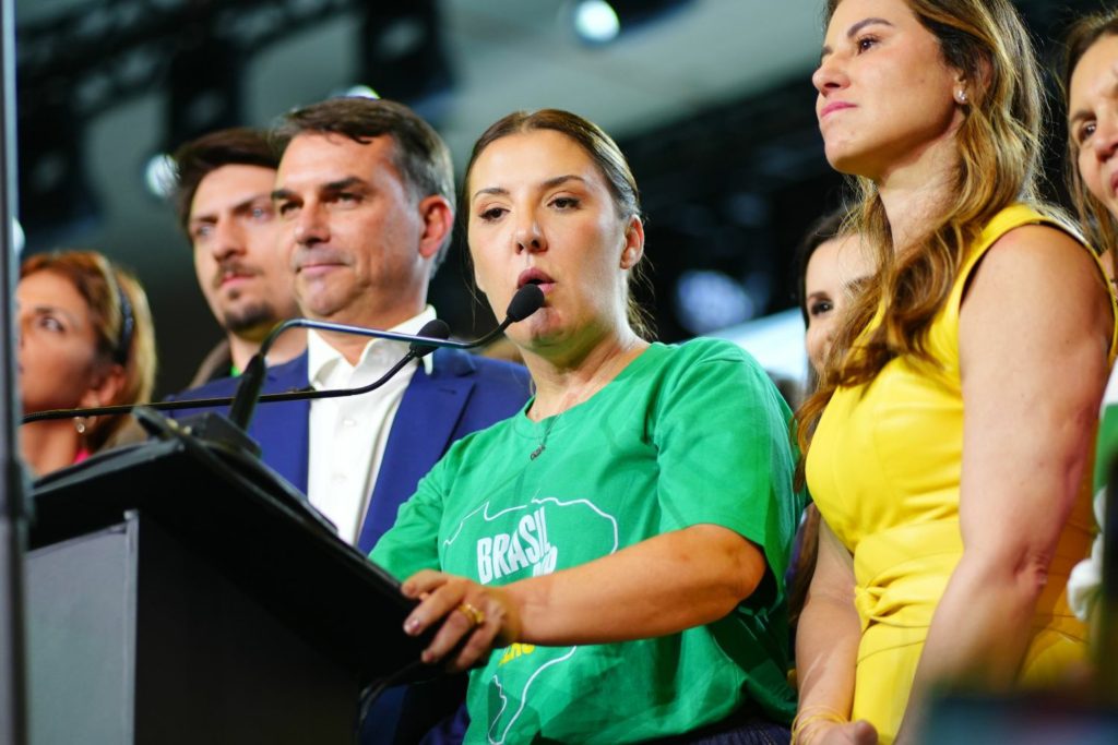JOTA Principal | Fl&aacute;vio Bolsonaro celebra desempenho do PL no Legislativo e  promete 'mudar a Constitui&ccedil;&atilde;o'