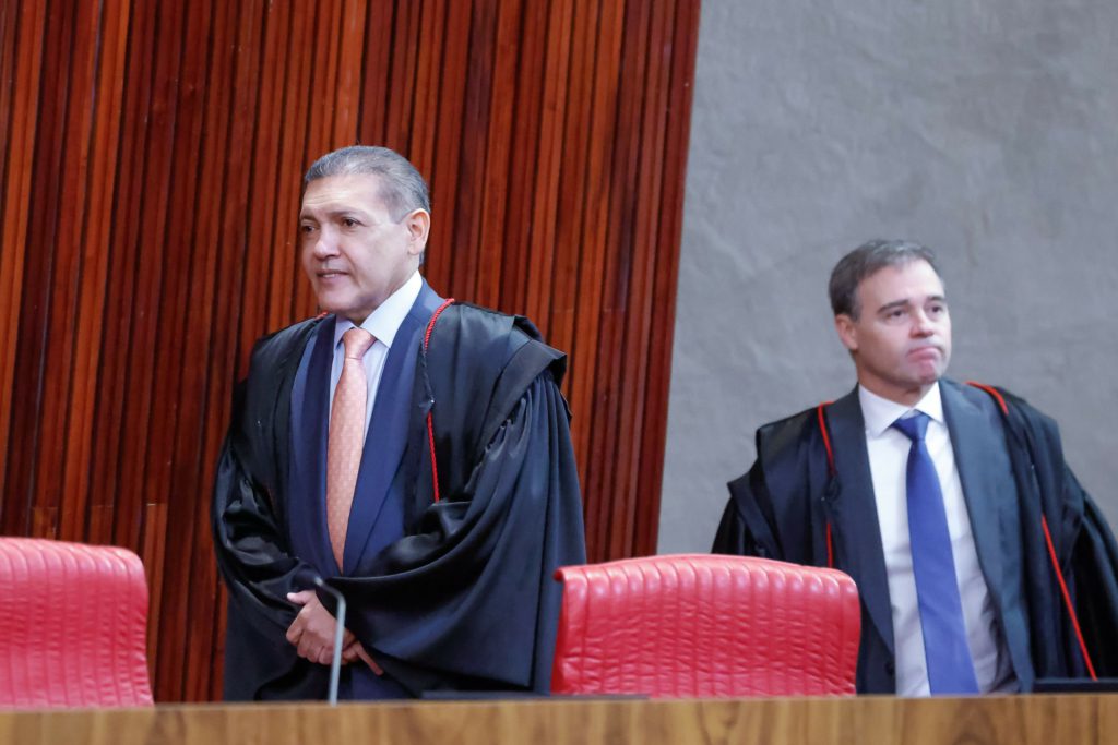 Nunes Marques ganha holofote com estratégia do STF de se manter discreto