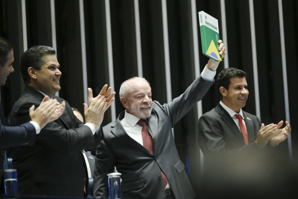 Lula compara críticas ao fim da 6×1 à resistência à Constituição de 1988