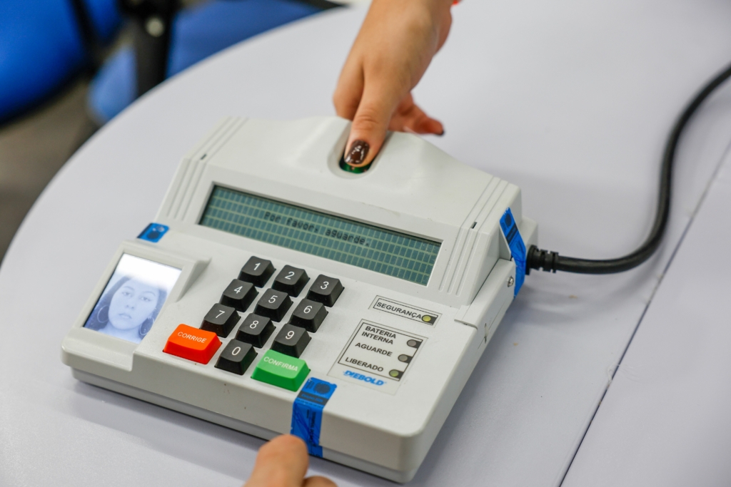 Brasil bate recorde de abstenções. Quem não votou no 1° turno pode votar no 2°? - Foto