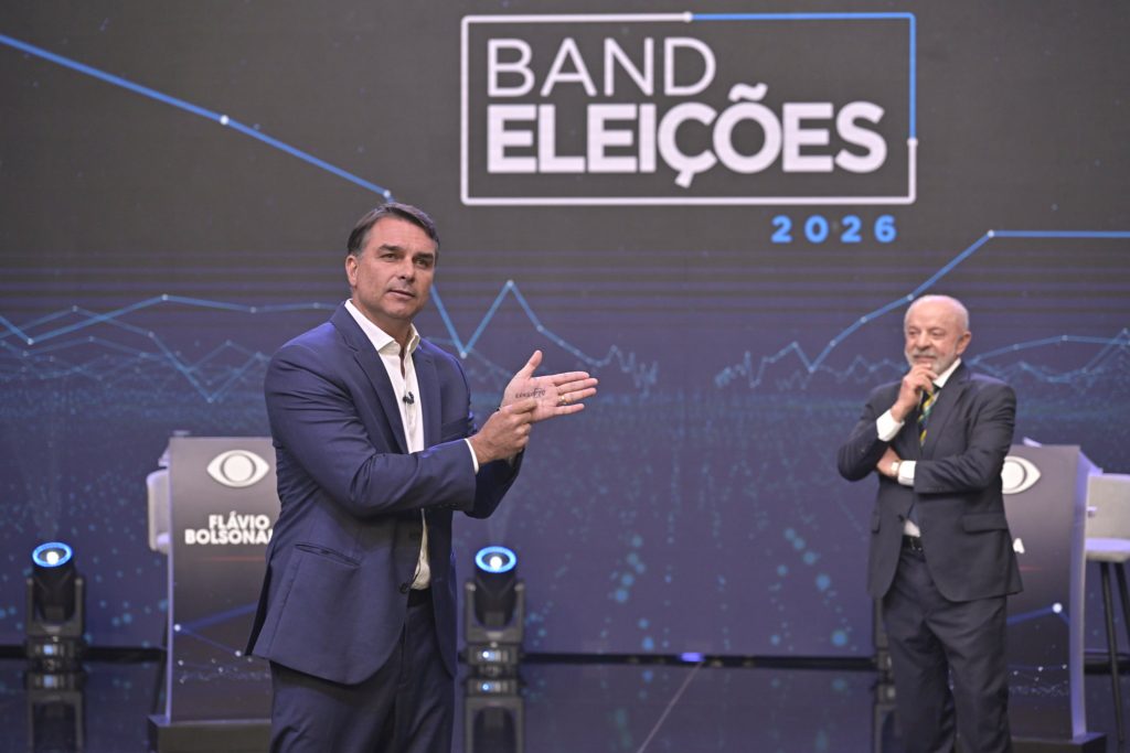 Flávio abusa de provocações, Lula cai em armadilhas e debate deixa eleitor sem respostas