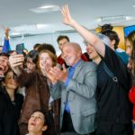 Campanha petista tenta convencer Lula a entrar no canal de WhatsApp comandado por Janones