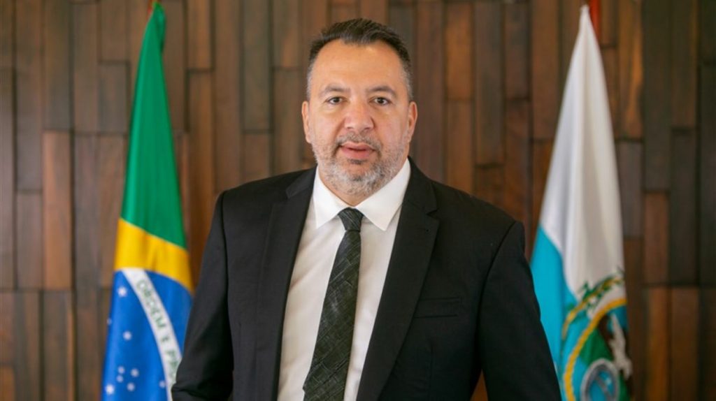 Moraes autoriza prisão de deputado eleito no RJ por esquema de lavagem de dinheiro em postos
