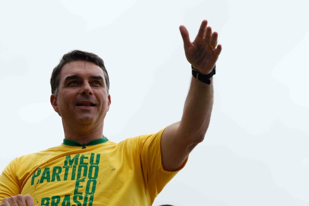 Flávio Bolsonaro aposta em novos aliados, Michelle e vice para avançar no Nordeste